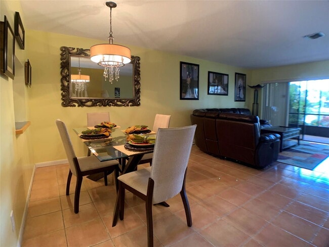 Building Photo - 3453 Carambola Cir