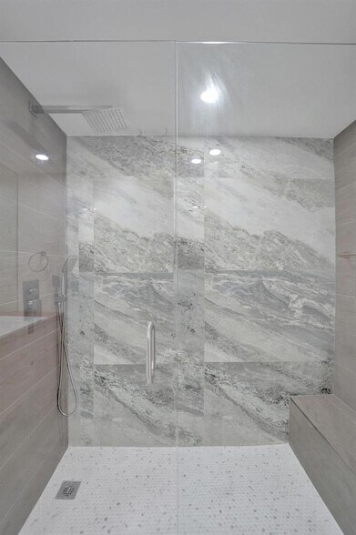 Building Photo - 1360 S Ocean Blvd