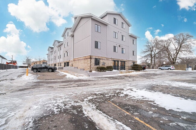 Building Photo - 434 1st Ave NE