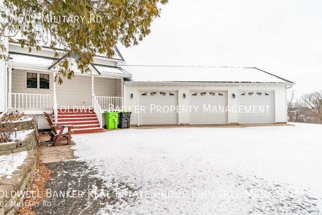 Building Photo - N502 Military Rd