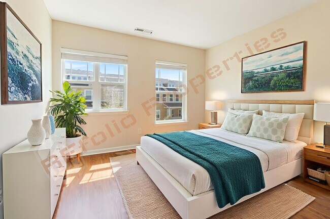 Building Photo - No Carpet! Beautiful 3-Story Townhome with...