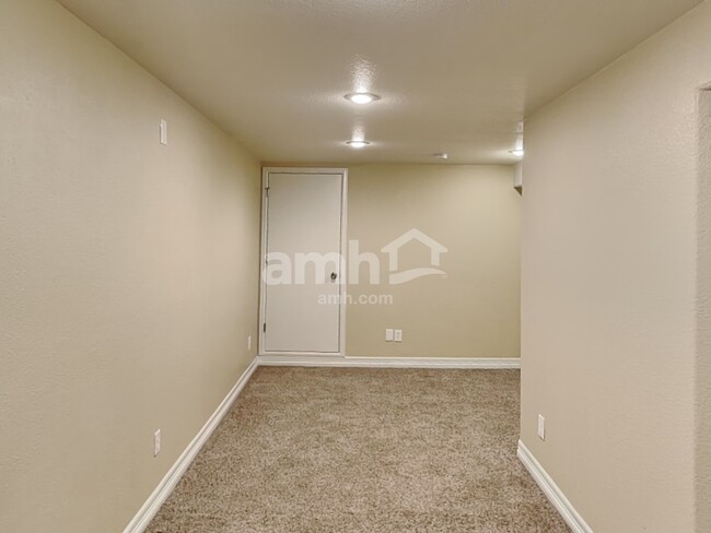 Building Photo - 4183 S Lisbon Way