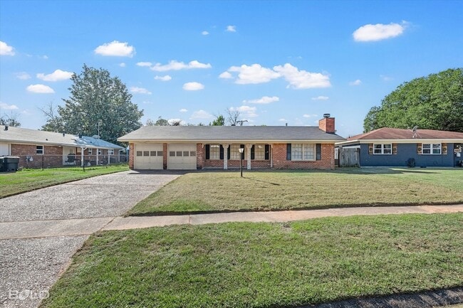 Building Photo - 2710 Higgins Dr