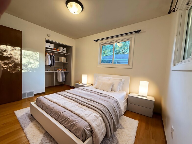 Building Photo - 413 N Rosa Rd