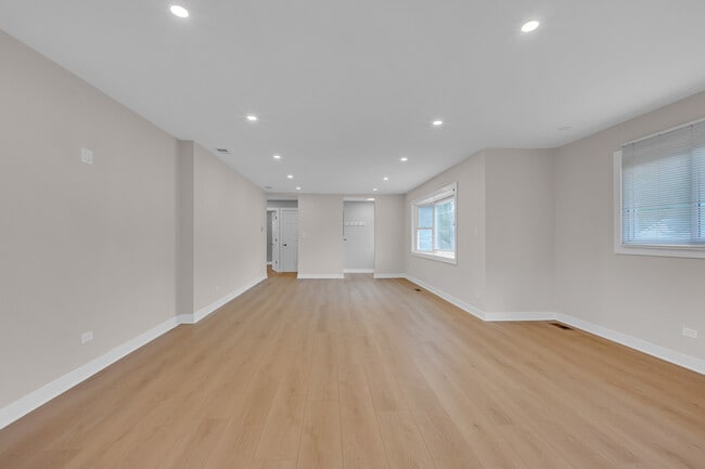 Building Photo - 1055 N Bluebonnet Ln