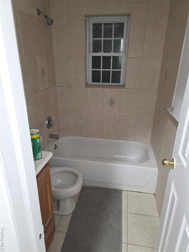 Building Photo - 22 Woodland St