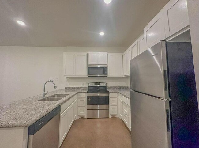 Building Photo - Beautiful Heart of Lubbock Duplex