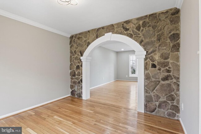 Building Photo - 941 Sherwood Ct