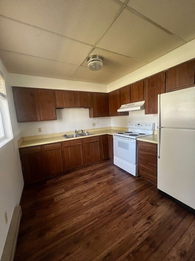 Primary Photo - 2 Bedroom 1 Bathroom 4 Plex