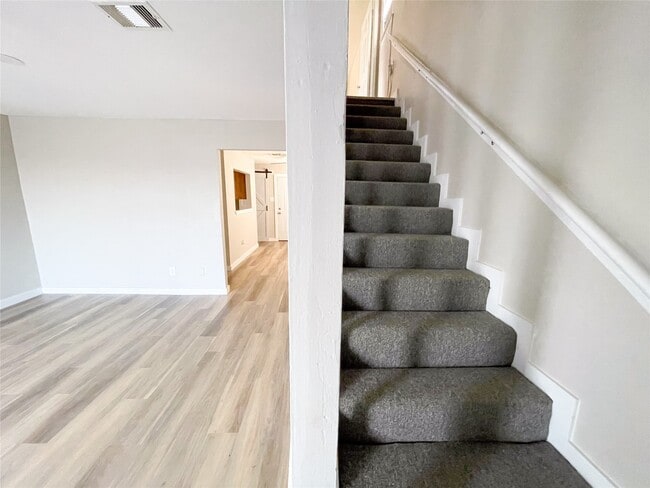 Building Photo - 4612 W Orange St