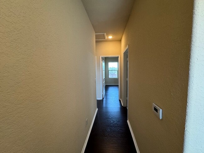 Building Photo - Move-In Special! Spacious 3BR Home with Large Private Yard in Mission Del Lago