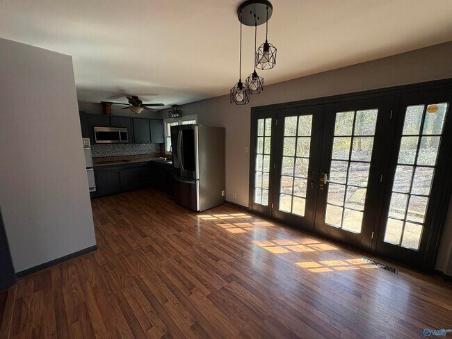 Building Photo - 9527 Hemlock Dr SE