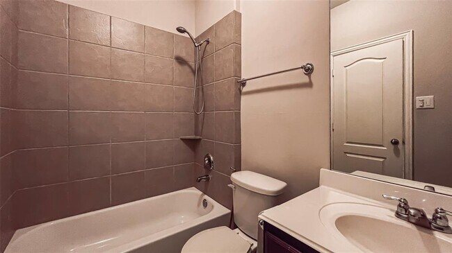 Building Photo - 4043 Tuscan Shores Dr