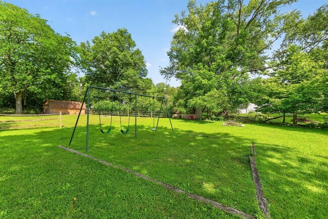 Building Photo - 3900 Schirtzinger Rd