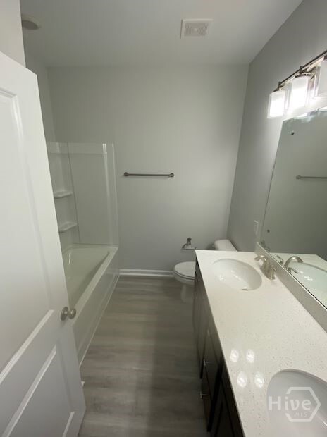 Building Photo - 139 Danbury Ct