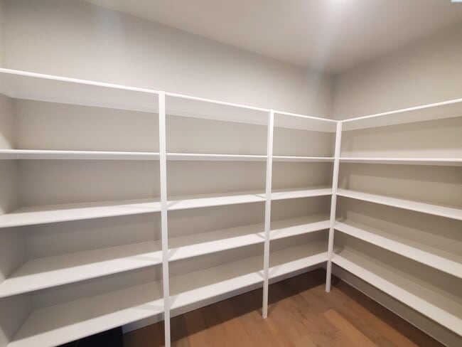 Building Photo - FOR RENT SOUTHCLIFFE