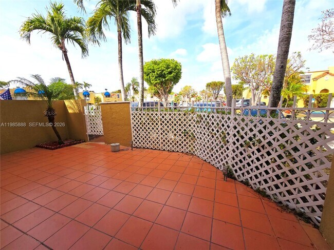 Building Photo - 365 NW 85th Ct