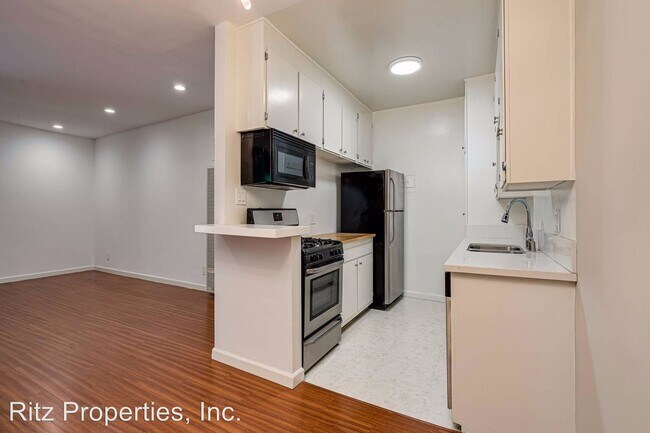 Building Photo - 1426 N Vista St