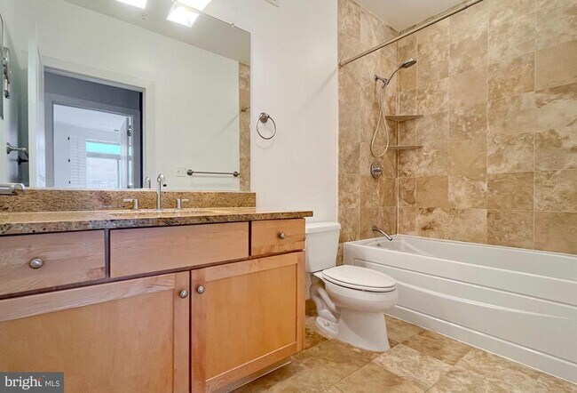 Building Photo - 2200 N Westmoreland St