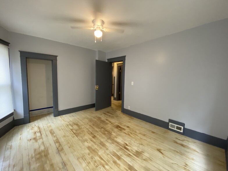 Building Photo - 1306 SW Lane St