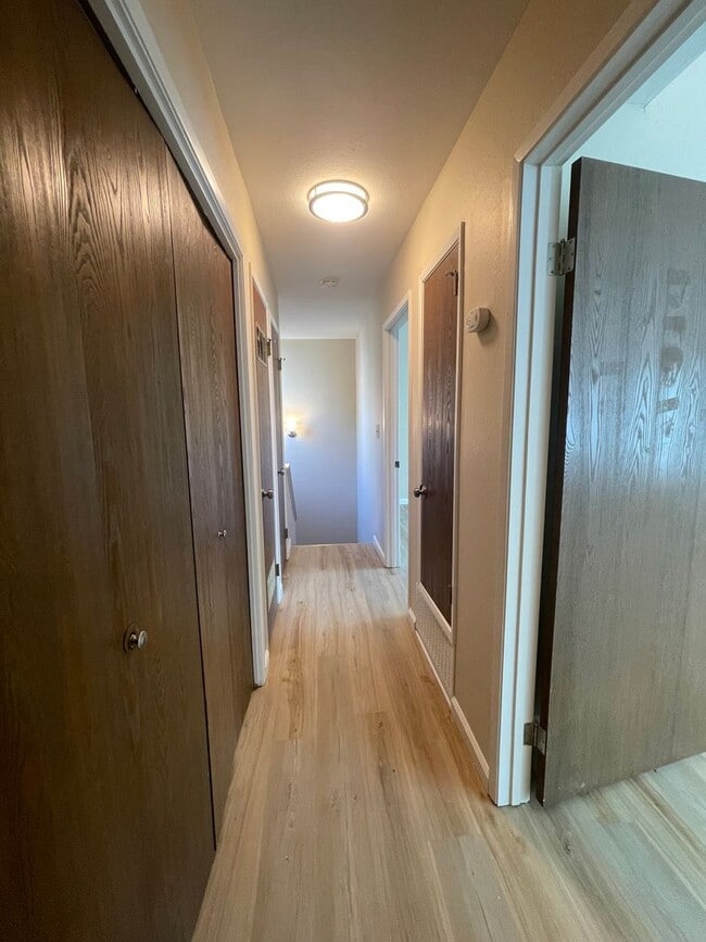 Building Photo - Wonderful Updated 2 Bedroom Home.