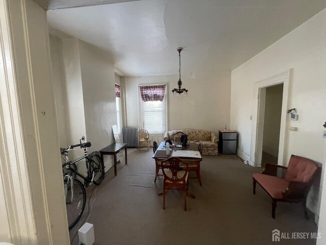 Building Photo - 3 S Adelaide Ave