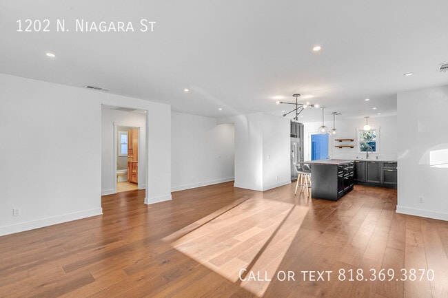 Building Photo - 1202 N Niagara St