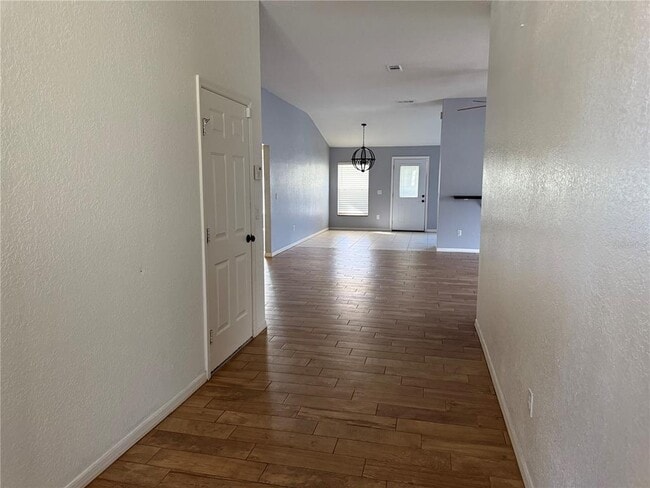 Building Photo - 14 Sunrise Dr