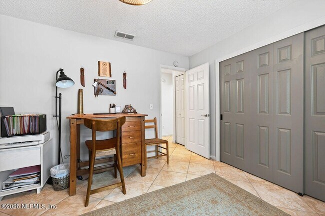Building Photo - 3534 Millcrest Dr