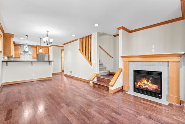 Building Photo - BEAUTIFUL Urban Townhome in Coveted West S...