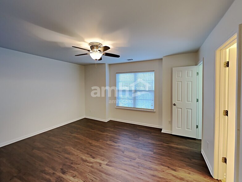 Building Photo - 10630 Turkey Point Dr
