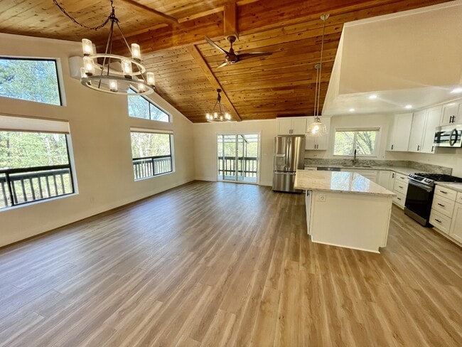 Building Photo - 13232 Rocky Ln