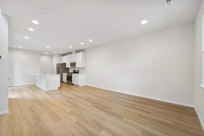 Building Photo - 3 bedroom in Bonney Lake WA 98391