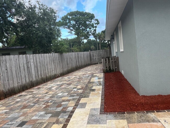 Building Photo - 6712 Buttontree Ct