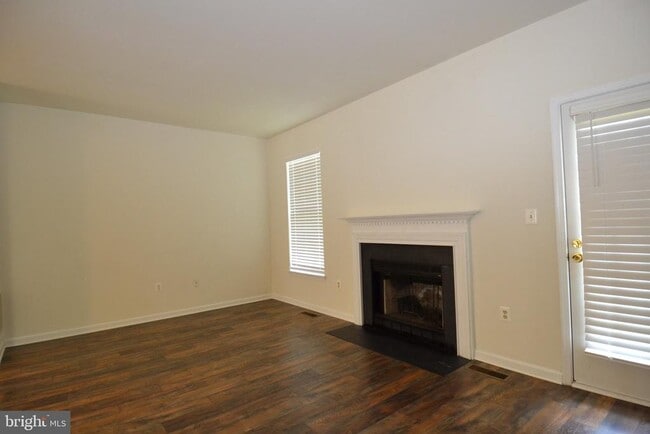 Building Photo - 6340 Demme Pl