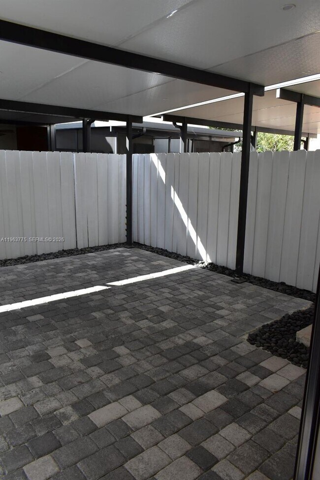 Building Photo - 3392 SE 1st St