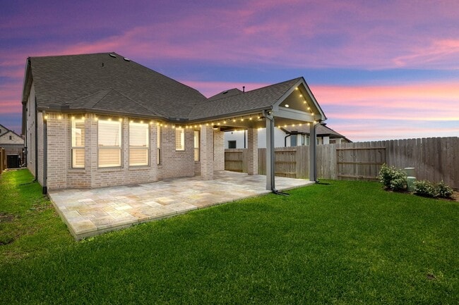 Building Photo - 997 Newport Crk Dr