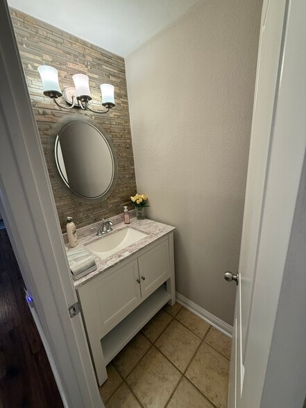 Building Photo - 1117 Cll Malaga