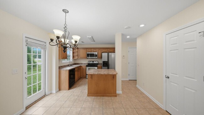 Building Photo - 3 bed, 2.5 East Brainerd Home Available NOW!