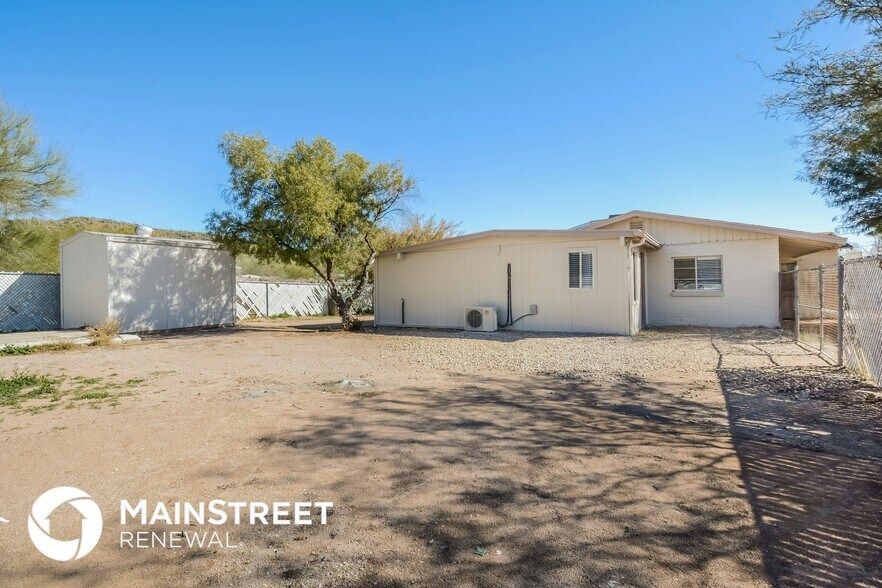 Building Photo - 1754 W Pueblo Vista Blvd