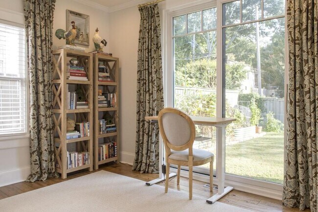 Building Photo - 801 Durant Pl NE