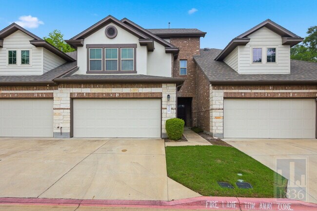 Building Photo - 2304 S Lakeline Blvd