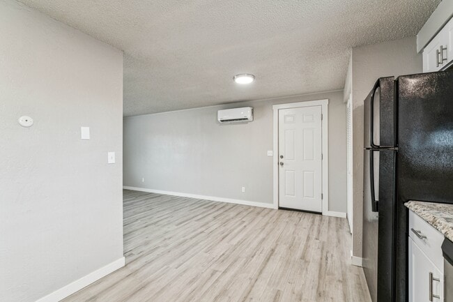 Building Photo - 2107 Airport Ave