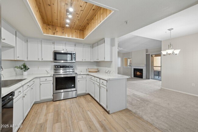 Building Photo - 9736 N 95th St