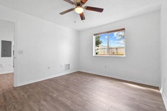 Building Photo - 3780 N Jog Rd