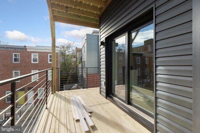 Building Photo - 919 N 15th St