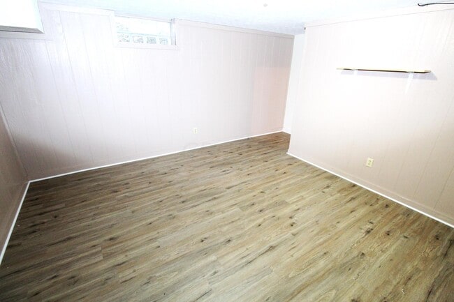 Building Photo - 4825 Dierker Rd