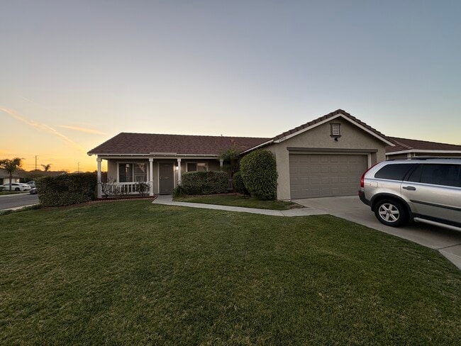 Building Photo - 29957 Oakbridge Dr