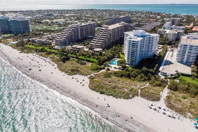 Building Photo - 200 Ocean Ln Dr