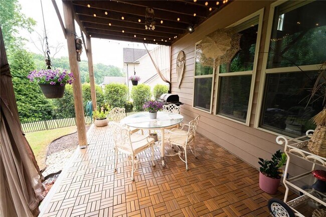 Building Photo - 1451 Torrington Dr